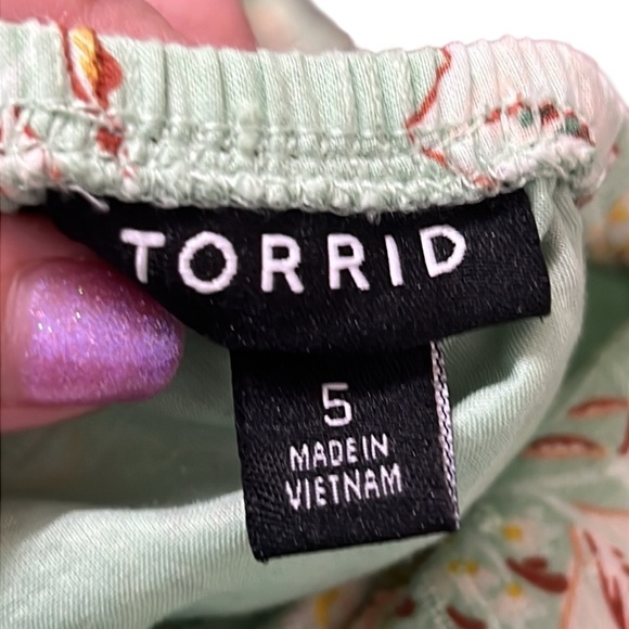 Torrid Top Woman’s Size 5X Smocked Cotton Clip Dot Blouson Sleeve Floral Green - Picture 8 of 9